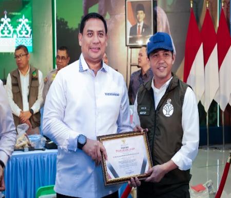 Bongkar Jaringan Pemburu Gajah, Kombes Pol Risahondua Raih Penghargaan Menhut