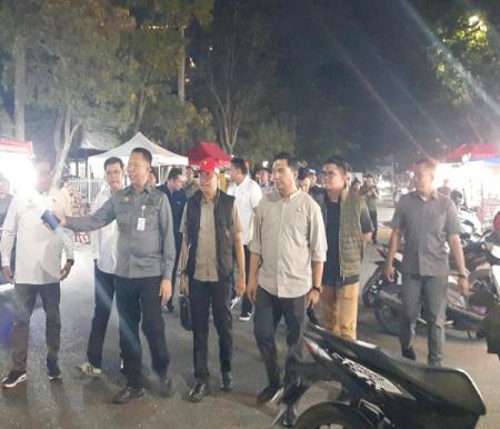 Sekda Pekanbaru, Indra Pomi tinjau langsung kawasan Kuliner Jalan Cut Nyak Dien kembali dibuka (foto/int)