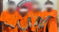 Oknum honorer aktif Dinas PU Bengkalis dan kawanan jaringan narkoba saat diamankan di Mapolres Bengkalis.(foto: mcr)