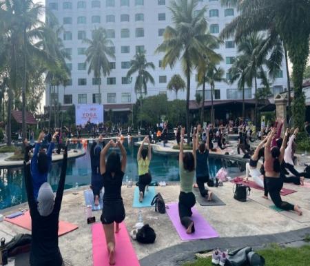 Yoga With The View Tutup Rangkaian Acara Tjakap Djiwa Aryaduta Pekanbaru