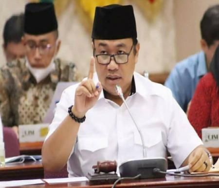 Yulisman jelaskan tupoksinya sebagai Ketua DPRD Riau pada Polda Riau dalam kasus dugaan SPPD fiktif. 