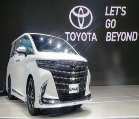 Toyota Alphard Hybrid.(foto: detik.com)