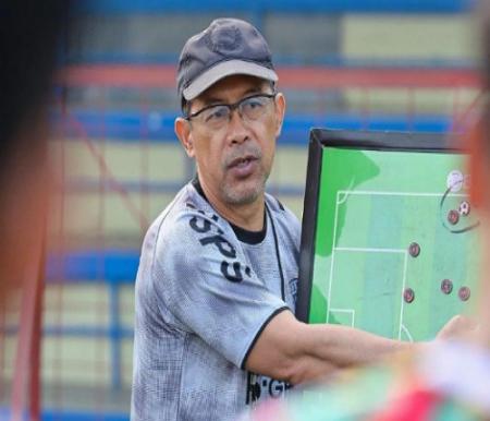 Aji Santoso Optimistis PSPS Pekanbaru Bisa Pulang dengan Poin dari Markas PSMS