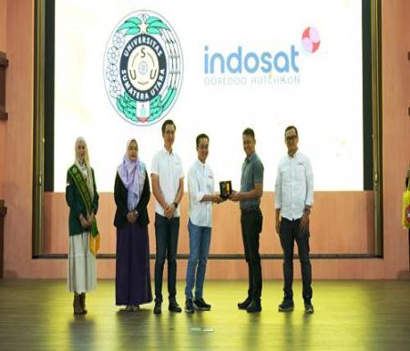 Jajaran direksi Indosat dan Rektor USU dalam kegiatan seminar di Kampus USU.(foto: istimewa)