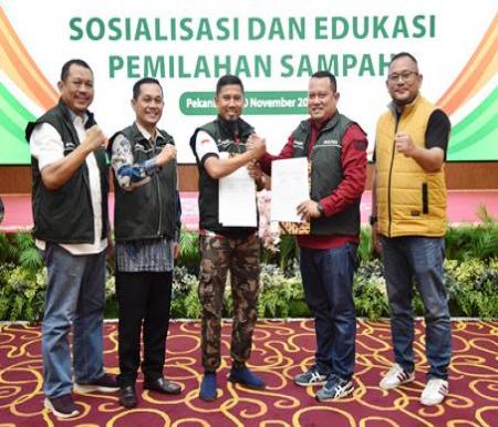 Kerjasama BRK Syariah dan Unilak untuk edukasi pengelolaan sampah.(foto: sri/halloriau.com)