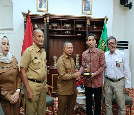 Paparkan Program Kerja, Direksi EMP Kunjungi Gubernur dan Bupati