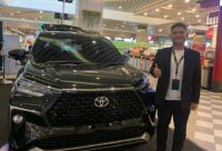 Toyota Veloz Hybrid dan Yaris Cross Hybrid meramaikan pameran otomotif di LW Pekanbaru (foto/Meri)
