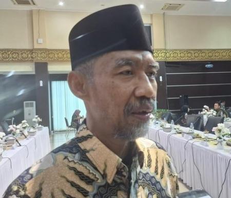 Ketua BAP DPD RI, Abdul Hakim usai rapat dengan BPK di Pekanbaru.