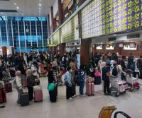 Terlihat kepadatan di Bandara SSK II Pekanbaru.