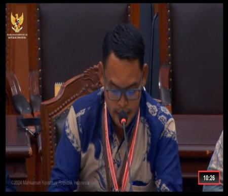 Ketua Bawaslu Kepulauan Meranti, Syamsurizal saat memberikan keterangan di Mahkamah Konstitusi