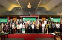 Assoc Prof Dr Admiral SH MH dipercaya secara aklamasi sebagai Ketua APTISI Riau.(foto: istimewa)