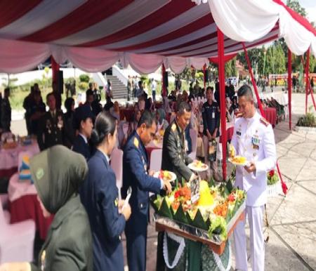 Momen HUT ke-79 TNI di halaman Kantor Gubernur Riau.(foto: alvi/halloriau.com)