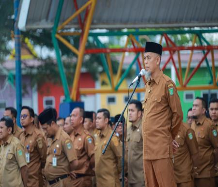 Walikota Paisal pimpin apel gabungan bersama ribuan ASN dan TKPK Pemko Dumai (foto/bambang)