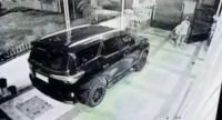 CCTV rekam aksi pencurian di rumah mantan Gubernur Riau, Syamsuar di Pekanbaru (foto/ist)