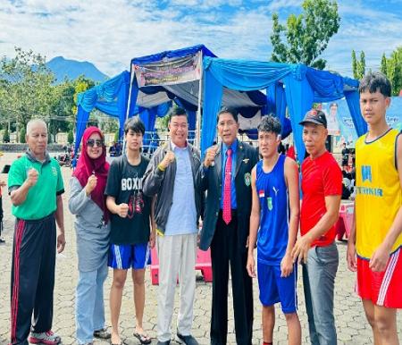 Tiga Petinju Kuansing Raih Medali Emas Kejuaraan Tinju Kapolres Cup II 2025 Pasaman Barat