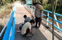 Tahap II Renovasi Jembatan Merah Putih di Rimba Melintang, Rohil, dikebut.(foto: afrizal/halloriau.com)