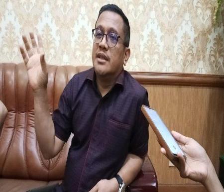 Ketua DPRD Riau sementara, Makmun Solikhin (foto/int)