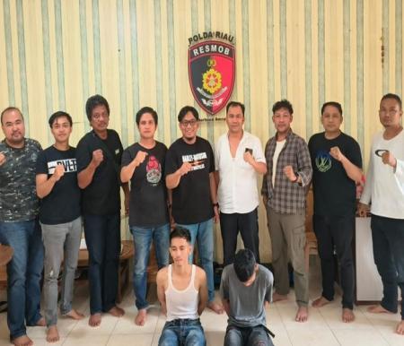 Penangkapan BF dan DN dilakukan oleh Tim Gabungan Resmob Jatanras Polda Riau dan Polresta Pekanbaru, Senin (26/8) kemarin.