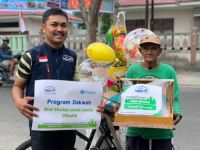 Lansia Pekanbaru terima bantuan dari Rumah Yatim.(foto: istimewa)