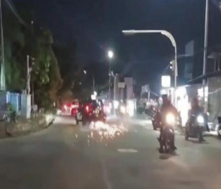 Video viral buronan polisi kabur dan seret motor di Pekanbaru (foto/int)
