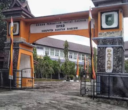 Gedung DPRD Kuansing.