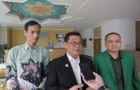 Sekda Riau Syahrial Abdi menegaskan pemerintah tak anti kritik (foto/int)