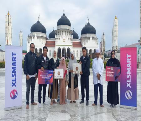 XLSMART Perkuat Konektivitas di Aceh, Perluas Jaringan dan Salurkan Wakaf Al-Quran