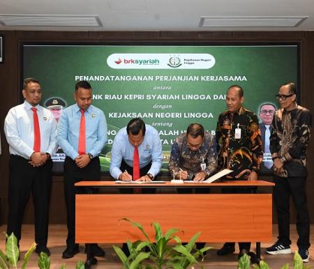 Perkuat Mitigasi Risiko, BRK Syariah dan Kejari Lingga Teken Kerja Sama Hukum Perdata dan TUN