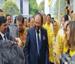 Ketum Golkar Airlangga sambut kedatangan NasDem Surya Paloh (foto/detik)