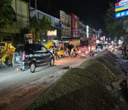 Perbaikan kerusakan Jalan Ahmad Yani, Kota Pekanbaru dimulai (foto/Yuni)