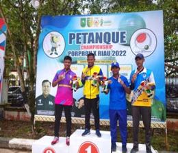 Cabor Petanque menyumbangkan emas untuk kontingen Rokan Hilir pada Porprov X Riau di Kuansing (foto/Zal)