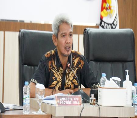 Komisioner KPU Riau, Nahrawi (foto:doc KPU Riau) 