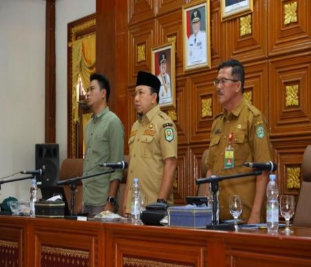 Wakil Bupati Siak, Husni Merza, secara resmi membuka sosialisasi BKKH ISH (foto/diana)