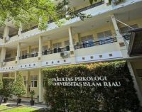 Fakultas Psikologi Universitas Islam Riau (UIR).