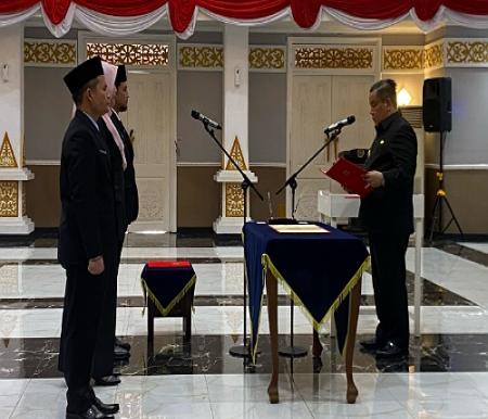 Pj Gubernur Riau, SF Hariyanto melantik tiga pejabat eselon II.(foto: sri/halloriau.com)