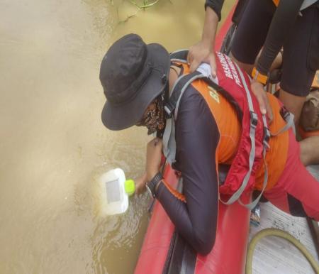 Tim SAR gabungan berupaya temukan korban tenggelam di Sungai Indragiri (foto/int)