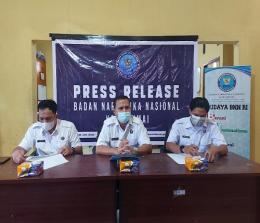 Kepala BNNK Dumai AKBP Thamrin Parulian saat memberikan keterangan pers.