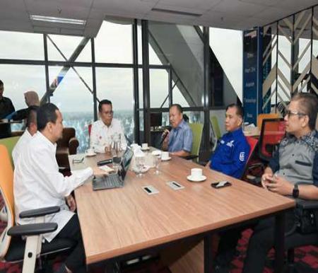 Manajemen BRK Syariah bersama Sekdakab Meranti.(foto: sri/halloriau.com)