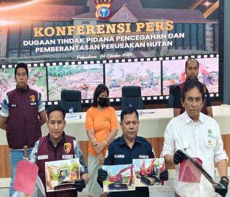 Nekat Garap Cagar GSK Bengkalis, Polisi Tangkap IRT dan Sita Alat Berat