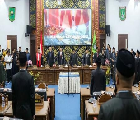 Rapat Paripurna DPRD Dumai melantik anggota dewan terpilih (foto/bambang)