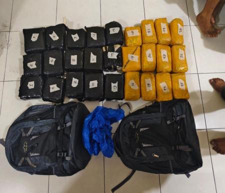 Sempat Kejar-kejaran, Polisi Gagalkan Pengiriman 28,3 Kg Sabu di Pekanbaru