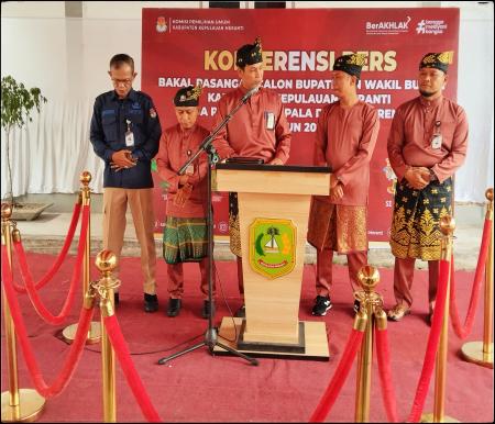 konferensi pers mengenai pendaftaran peserta Pilkada Serentak 2024