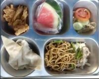 Makanan Bergizi Gratis menu pangsit diduga sebabkan ratusan siswa di Jaktim keracunan. (istimewa)
