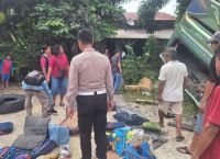 Kecelakaan tunggal melibatkan bus ALS terjadi di Jalan Lingkar, Kelurahan Pangkalan Kerinci Timur, Kecamatan Pangkalan Kerinci, Kabupaten Pelalawan, Riau, Minggu (2/8/2026).