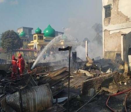 Api Mengamuk Saat Sahur, 10 Ruko di Sungai Pakning Ludes Terbakar