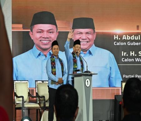 Gubernur dan Wakil Gubernur Nomor Urut 1, Abdul Wahid-SF Hariyanto di debat perdana Pilgubri 2024 (foto/Yuni)