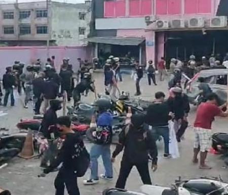 Kerusuhan Ormas rusak Car Wash di Jalan Nangka Pekanbaru.