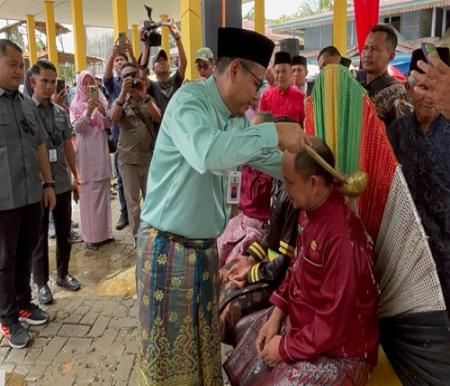 Pj Sekda Pelalawan, T Zulfan hadiri Mandi Balimau Kasai Potang Mogang di Langgam (foto/Andy)