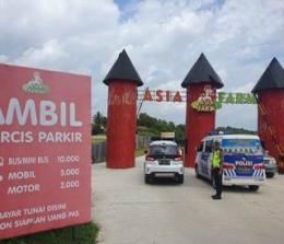 Satlantas saat patroli di tempat wisata Kota Pekanbaru (foto/Bayu)