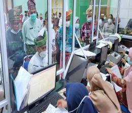 Bupati Kepulauan Meranti H Muhammad Adil saat melakukan launching SIMRS di RSUD Kepulauan Meranti